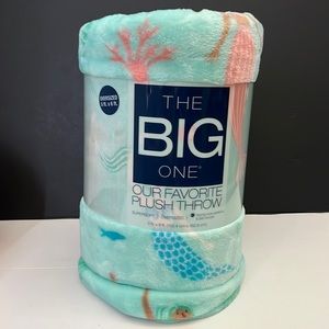 COPY - Mermaids Oversized plush Throw